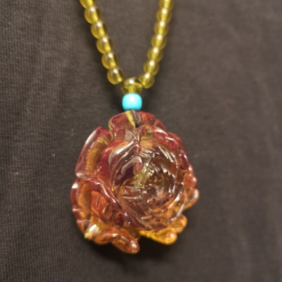 Amber flower pendant long necklace. - Picture 3 of 4